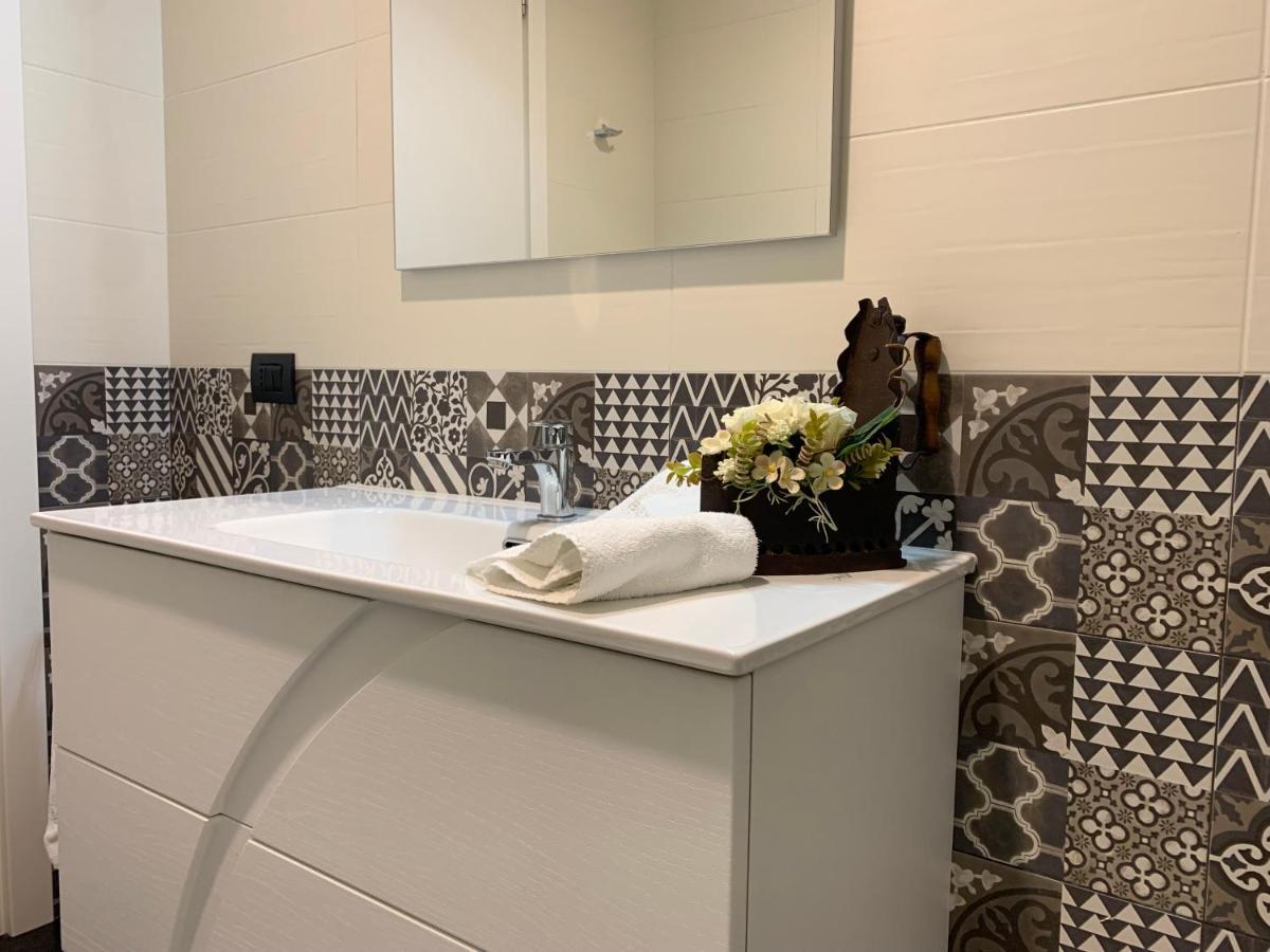 Villa Guardia Bed & Breakfast Indi Thelar מראה חיצוני תמונה